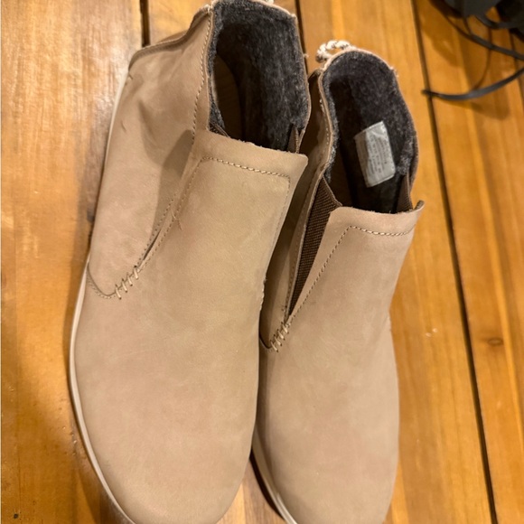 Olukai Boots Women's Size 10 Taupe Beige Leather Hawai'iloa Manu Hope Ankle Shoe - Picture 2 of 6